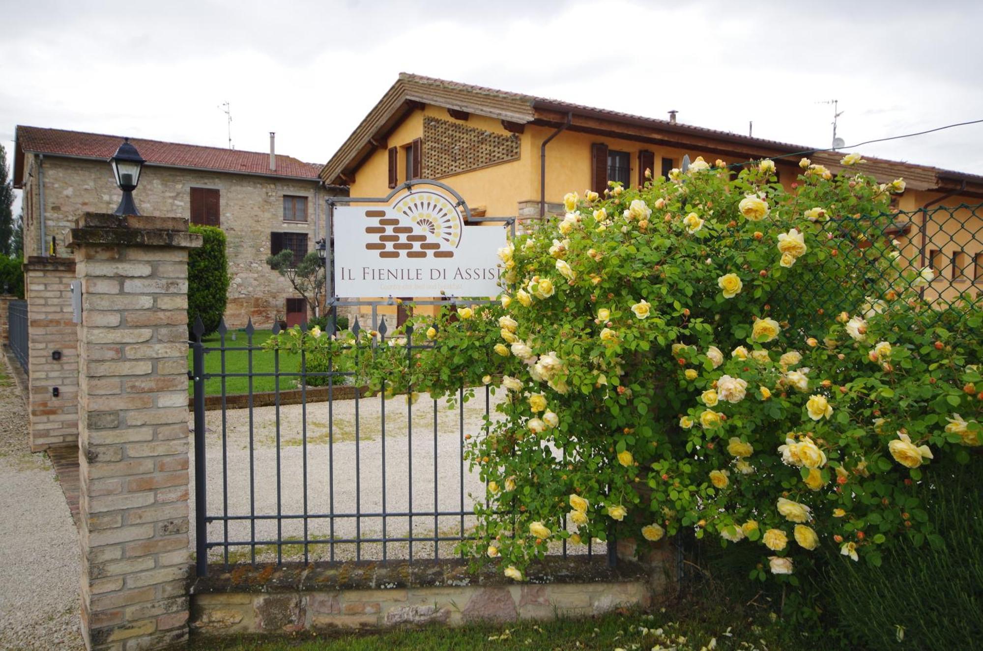 Il Fienile Di Assisi Exterior foto